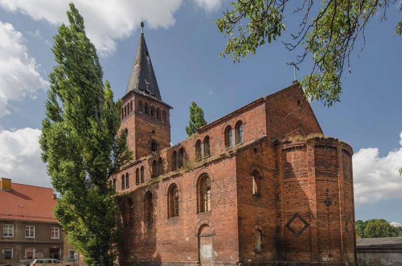 6f55 grodkownews dzieje sie remont kosciola ewangelickiego