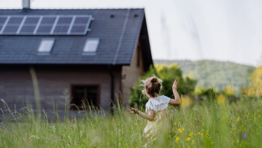 Jak przygotować dom na upały bez klimatyzacji: ekologiczne i budżetowe rozwiązania