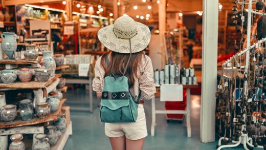 Co przywieźć z regionu zamiast magnesu: lokalne pamiątki, smaki i książki